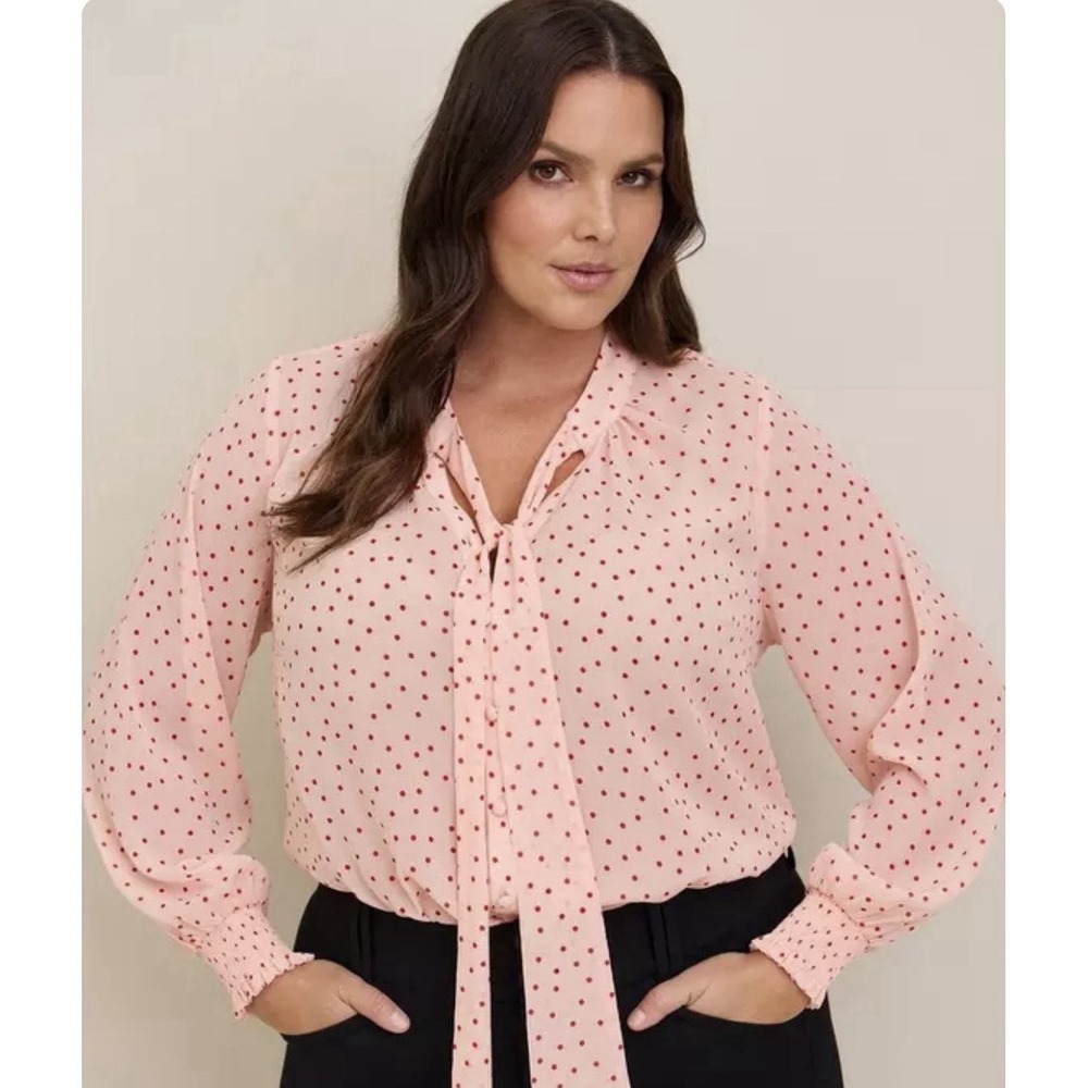torrid chiffon Bow Front Pink Polka Dot Blouse Sz XL Feminine Office‎